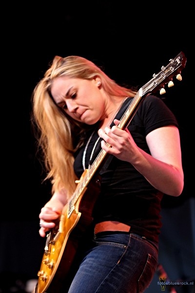  Joanne Shaw Taylor