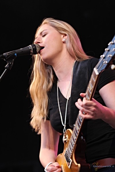  Joanne Shaw Taylor