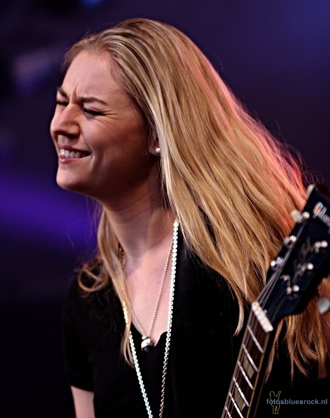  Joanne Shaw Taylor