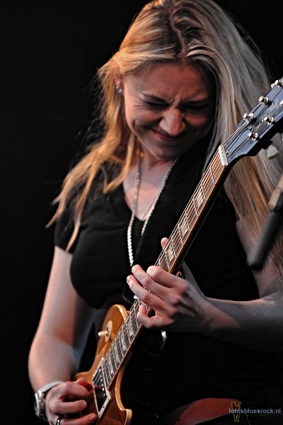  Joanne Shaw Taylor