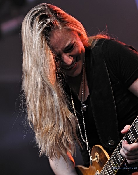  Joanne Shaw Taylor